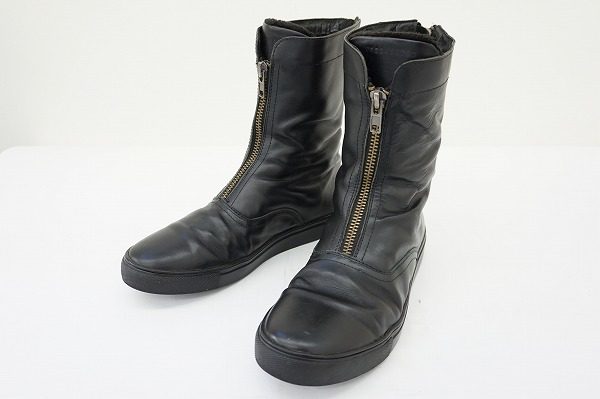 寒い季節にぴったりのボアライナー。マルタンマルジェラのジップアップブーツを買取り致しました。