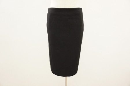 【買取情報】着回しの効くスカートをカルバンクラインにして、ワードローブをより良い物に