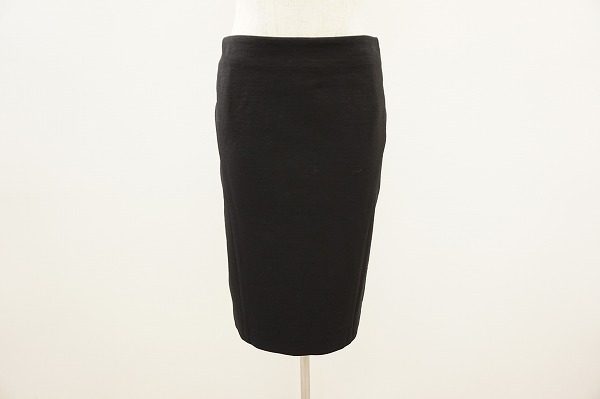 【買取情報】着回しの効くスカートをカルバンクラインにして、ワードローブをより良い物に