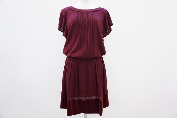 【買取り致しました】上品なボルドーが大人の色気を感じさせる、アンタイトルボルドーワンピース