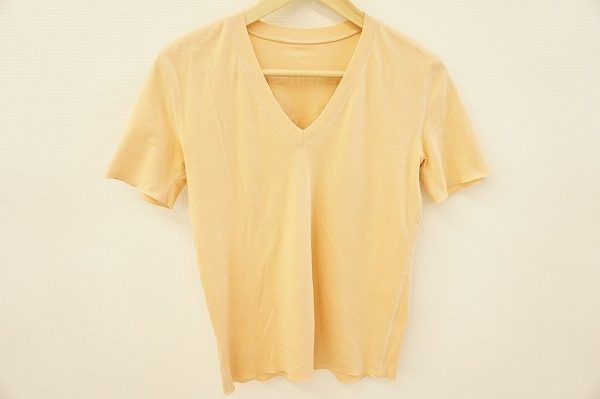 ルシアンペラフィネのTシャツを買取りいたしました。バックプリントのハートが印象的