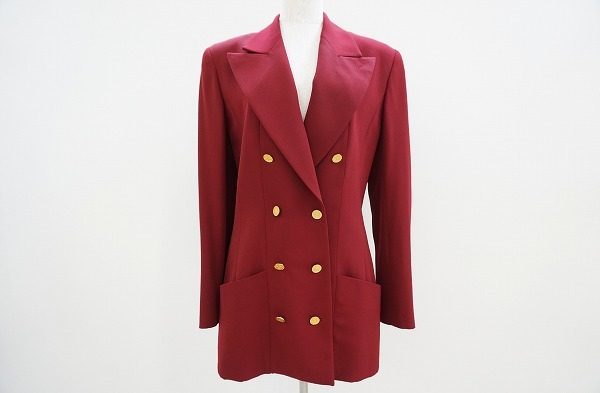 パーティーでも目を引く大人のための逸品。シャネルのボルドージャケットを買取しました