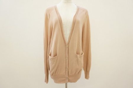 シンプルで洗練されたデザインは働く女性におすすめ！柔らかい印象で格上のオシャレを。アレキサンダーワンのカーディガンを買取しました。