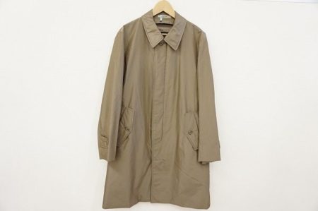 防水性や防寒性に優れた機能性をもつ、ラグジュアリーなアクアスキュータムシルク混コートを買い取りました