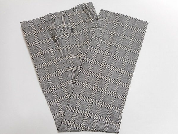 大人の男性の着こなしに一枚は持っていたいトゥモローランドのスラックス GFBを買い取りました