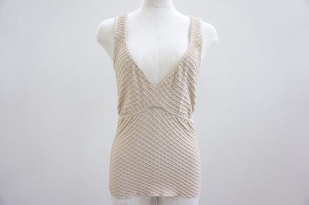 大胆なデザインが目を引く。大人向けのセクシーなルイヴィトンのタンクトップを買取しました。