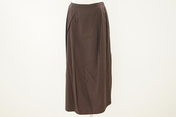 最上の着心地を是非感じてほしい。夏のワードローブに。ヨーガンレールのスカートを買取しました