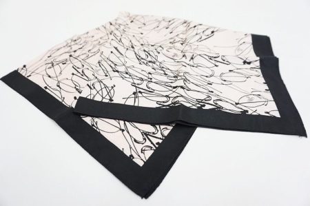 【買取情報】よく見るとアイウェアの柄！遊び心溢れるヴィヴィアンウエストウッドのスカーフです