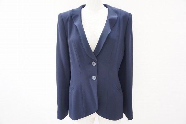 風にひるがえる様なジャケットは食事会や観劇にぴったり。ハナエモリのジャケットを買取しました。　