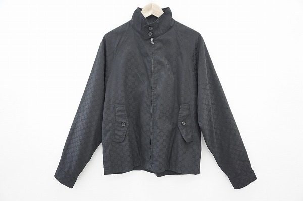 グッチのロゴデザインがさりげないプリント。メンズ向けジャケットを買取しました