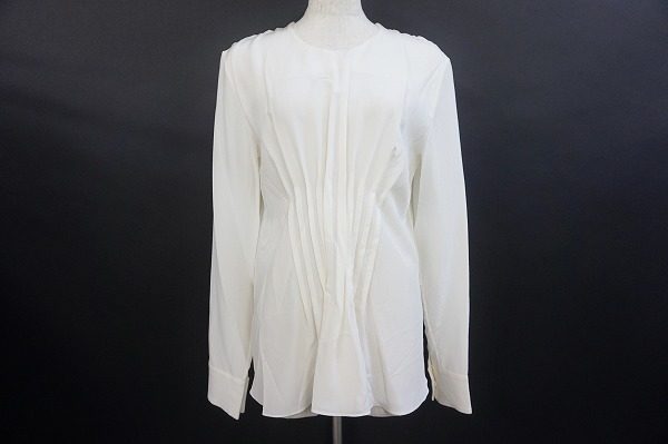 エレガントでガーリーならこれで間違いなし！マルニのシンプルなシルクブラウスを買取り致しました。