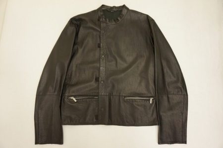 エンポリオアルマーニのレザージャケットを買取り致しました。大人の雰囲気溢れる一着。