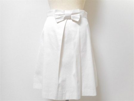 可愛いデザインなのに大人っぽい！大人の休日スタイルにオススメのイエナの麻混スカートを買取り致しました。