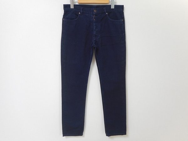 【買取り致しました】ゆとりのあるシルエットでリラックス感が楽しめる、マルタンマルジェラの紺色パンツ