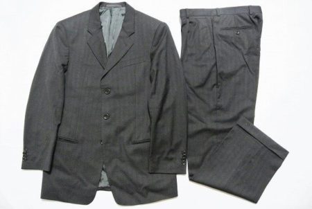 買取りいたしました　頼れる大人の雰囲気溢れる、アルマーニの3Bストライプグレースーツ