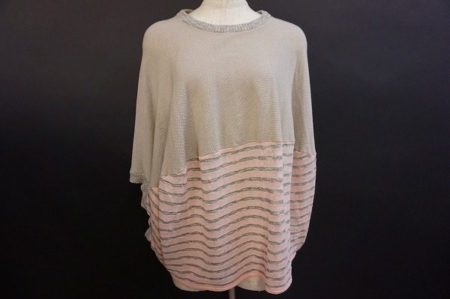 ベージュ×サーモンピンクで、大人の抜け感を。フラボアのドルマンニットをお売り頂きました。