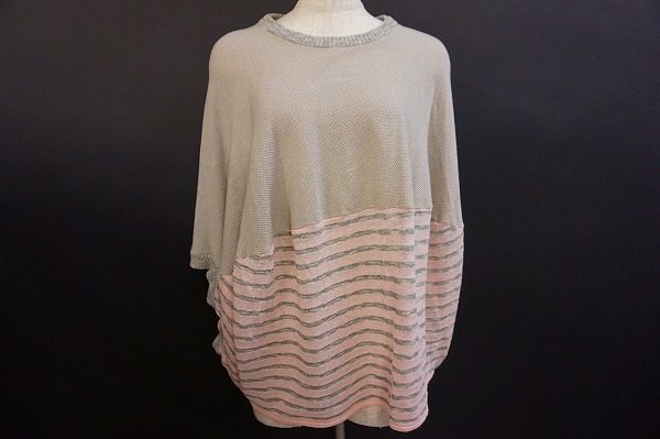 ベージュ×サーモンピンクで、大人の抜け感を。フラボアのドルマンニットをお売り頂きました。