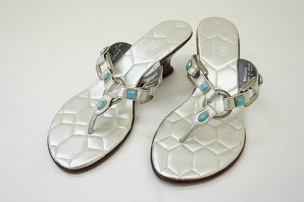 【買取アイテム】解放的な夏の装いは、コールハーンのトングサンダルで足元に強いアクセントを！