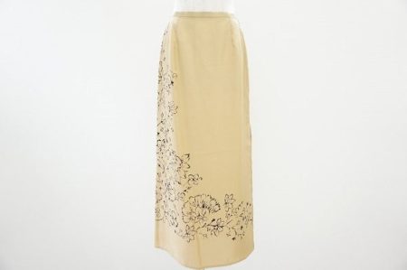 清楚でもセクシーに、大人の色気を持つマックスマーラのロングスカートを買取しました