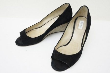 夏でも冬でもどっちも使えそう！マックスマーラの上品なサンダルを買取しました