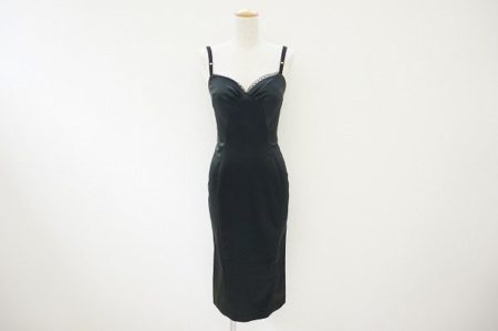 大人のセクシーな女性の雰囲気を醸し出すD&Gのキャミソールドレスを買取り致しました。