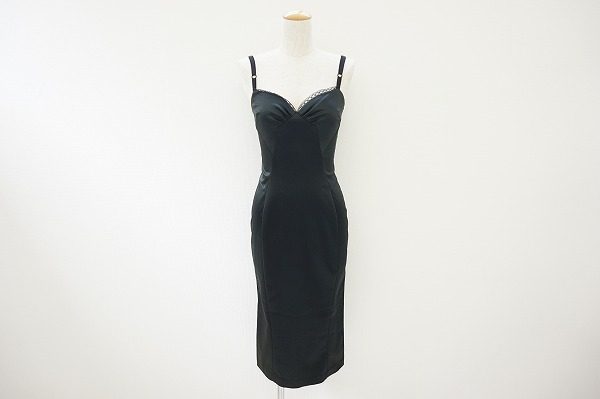大人のセクシーな女性の雰囲気を醸し出すD&Gのキャミソールドレスを買取り致しました。