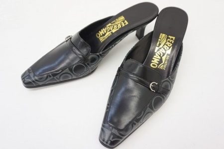 靴の最高峰「サルヴァトーレ・フェラガモ」のガンチーニミュールをお売り頂きました