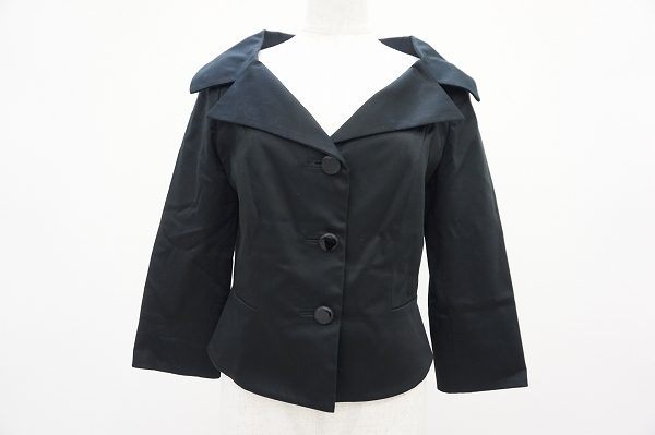 着込んでもセクシー。フォクシーのライトなジャケットを買取しました。