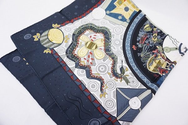 世界中の女性の憧れ！オシャレな着こなしに一枚は持っていたい。エルメスのスカーフを買取しました