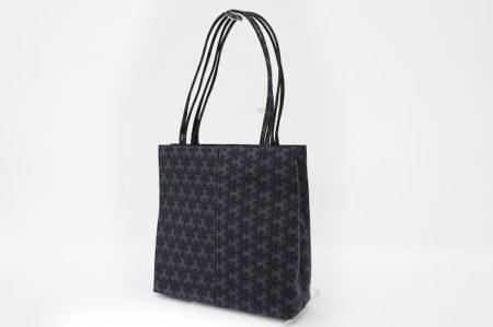 モダンと粋のコラボ。S.SHOBEYのハンドバッグで差をつけて。