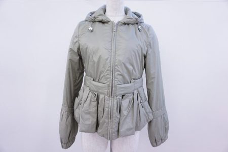 可愛らしくて上品なデザイン。ラブモスキーノの中綿グレージャケットを買取しました