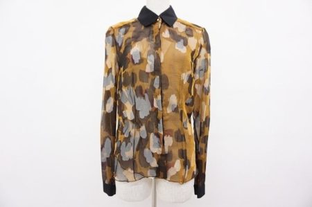 存在感溢れる柄で、強さとエレガンスをお届け。ロエベのシルクシャツを買取しました