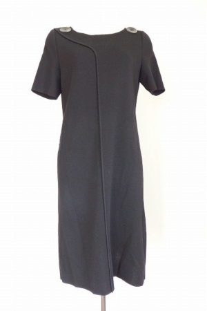 迷ったらシックなブラックドレスで決まり！フォクシーのブラックワンピースを買取しました。