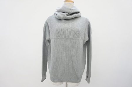 ルーズなラインがセクシー。エルメスのカシミア混タートルニットを買取しました