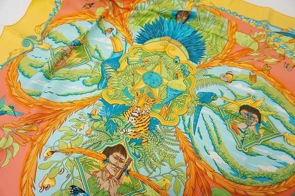 色彩の魔法をとくとご覧あれ。プリミティブ柄のエルメススカーフを買取しました