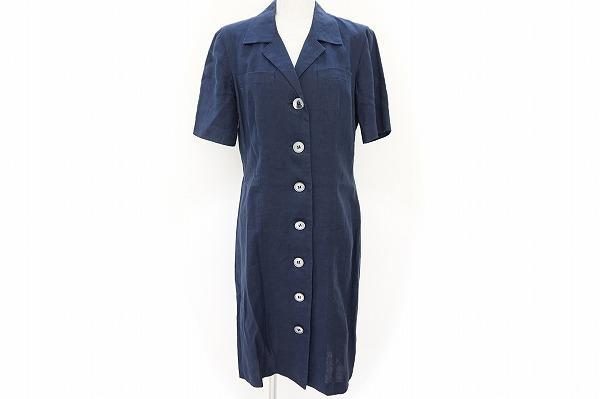 清楚でエレガントなマックスマーラらしいテイスト。品のある半袖コートを買取しました