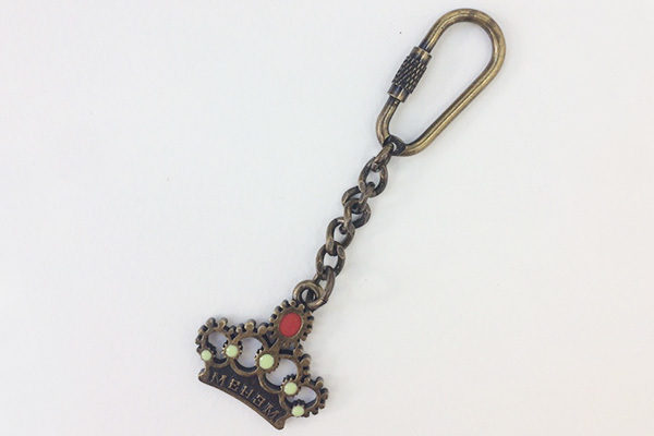 高級感があふれる。エルメスのクラウンがデザインされたキーホルダーを買取しました