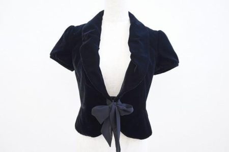 ベロア素材が高級感を漂わせる。23区が提案するレディース向けボレロを買取り致しました。
