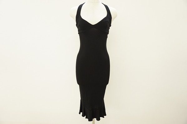 デザインにこだわりがたくさん詰まっているD&Gのフェミニン系ドレスを買い取りました