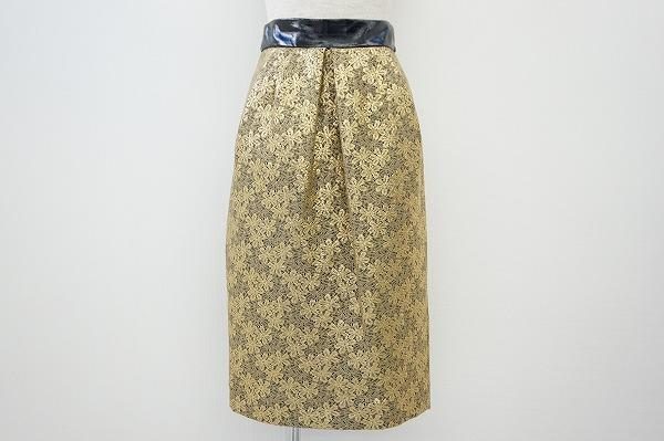 買取りいたしました　スカートが主役になれるほどの存在感がある、D&Gのレース使いが素敵