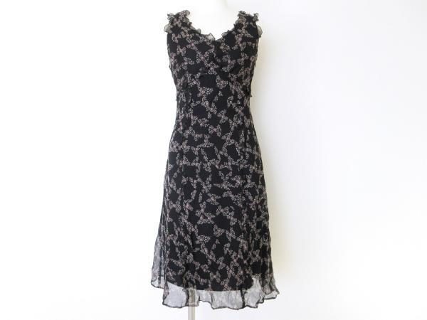 清楚系で女性らしい雰囲気が魅力的。アナイのエレガントワンピースを買取しました。