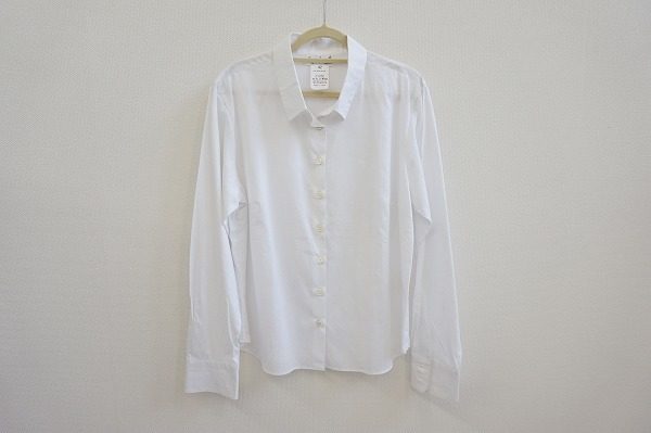 【買取致しました】シンプルだからこそ素材の良し悪しが分かる。アニエスベーのブラウス