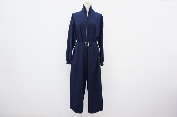 カジュアルになり過ぎないワイズのスタイリッシュなオールインワン ネイビーを買い取りました