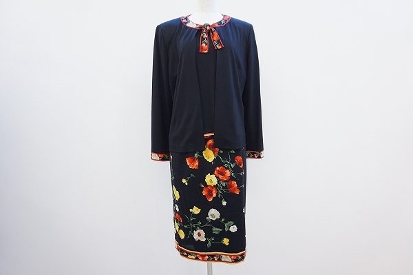 上品で華やかなスタイルにオススメ　レオナールのシルク混3ピースセットを買い取りました