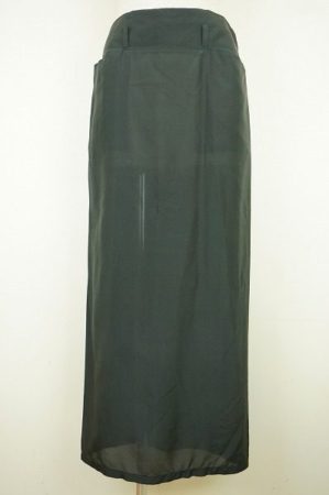 柔らかな素材は絹ならでは！ヨウジヤマモトのロングブラックスカートを買取いたしました