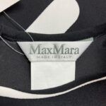 マックスマーラのブランドタグのアップ