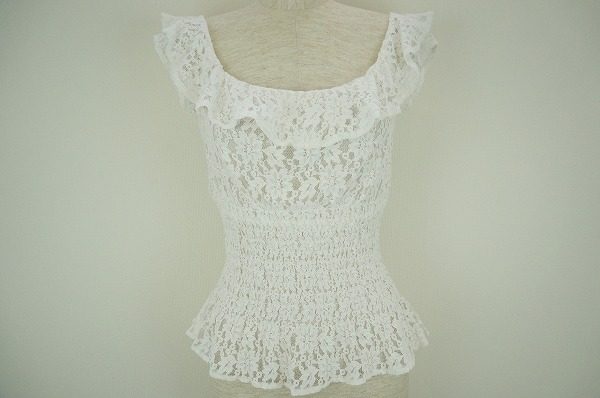 一気に夏を呼び込む装いを。女性らしさ溢れるラルフ・ローレンのカットソーをお売り頂きました