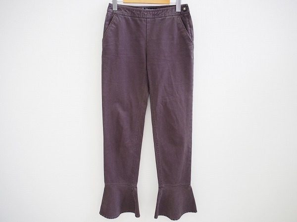 パンツスタイルでもキュートにコーディネートできる。シャネルのパンツをお売り頂きました