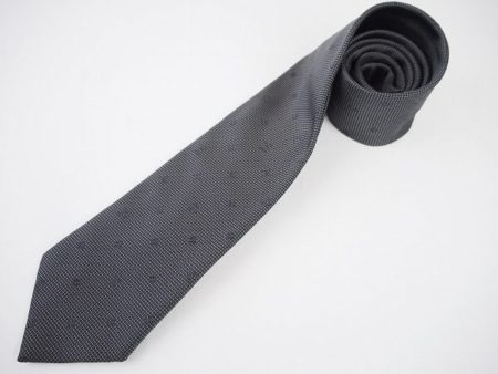 スーツコーディネートの仕上げに。ルイヴィトンの上質なネクタイを買取しました