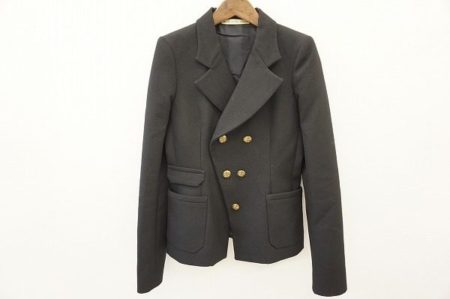 遊び心を忘れさせない、クラシカルな嗜好品。バレンシアガのブラックジャケットをお売り頂きました